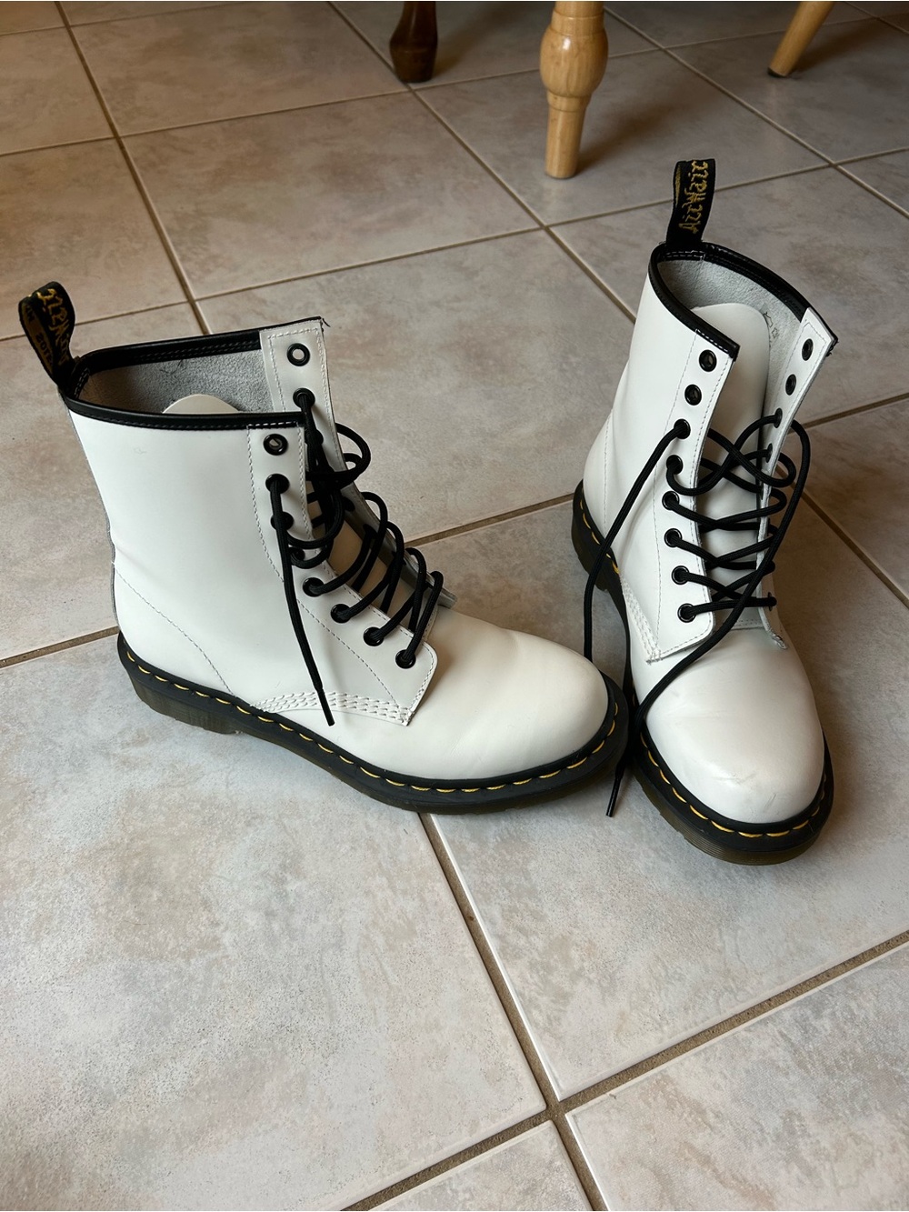 Dr Martens 11821 White Boots
